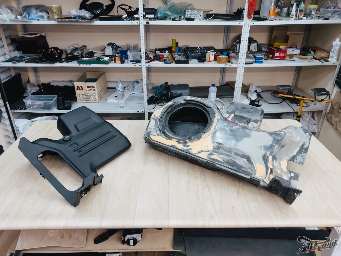 Прокачали Jeep Wrangler Rubicon, часть 1: комплексная шумоизоляция, новая акустическая система, перетяжка элементов в кожу. Процессы